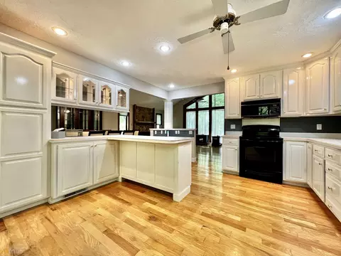 4807 River Walk Ct, Peachtree Corners, GA 30096 photo 10