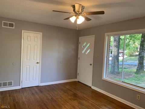9 Poplar St, Toccoa, GA 30577 photo 4