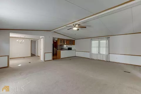 428 Graystone Dr, Winder, GA 30680 photo 3