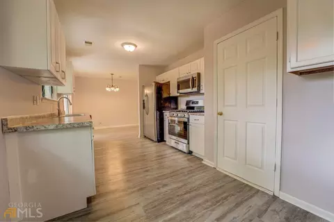 3957 Springleaf Dr, Stone Mountain, GA 30083 photo 7