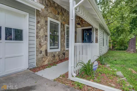 3957 Springleaf Dr, Stone Mountain, GA 30083 photo 4