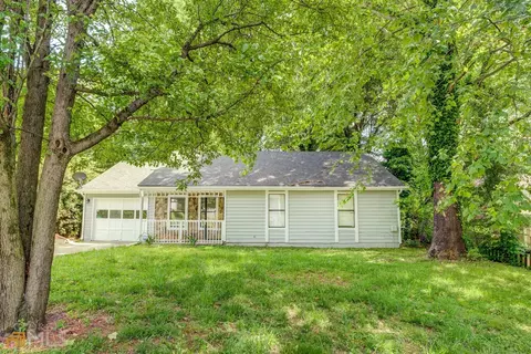 3957 Springleaf Dr, Stone Mountain, GA 30083 photo 2