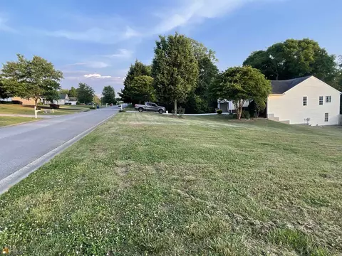 810 Custom Ln, Winder, GA 30680 photo 11