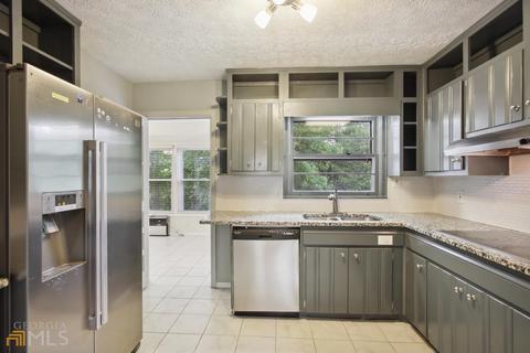 4084 W Johnson Cir, Chamblee, GA 30341 photo 12