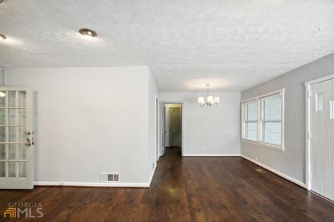 4084 W Johnson Cir, Chamblee, GA 30341 photo 5