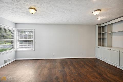 4084 W Johnson Cir, Chamblee, GA 30341 photo 7