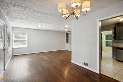 4084 W Johnson Cir, Chamblee, GA 30341 photo 6