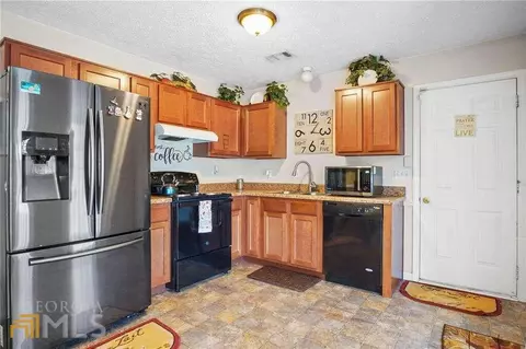 5873 Creekside Dr, Rex, GA 30273 photo 3