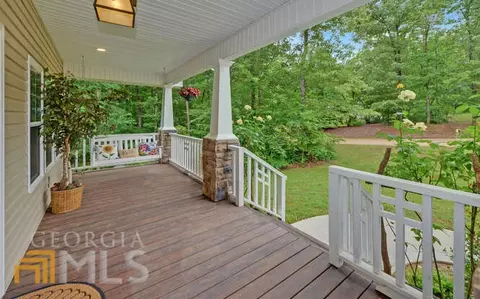 150 Oak Leaf Dr, Clarkesville, GA 30523 photo 2
