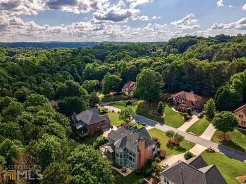 112 Riverview Dr, Suwanee, GA 30024 photo 2