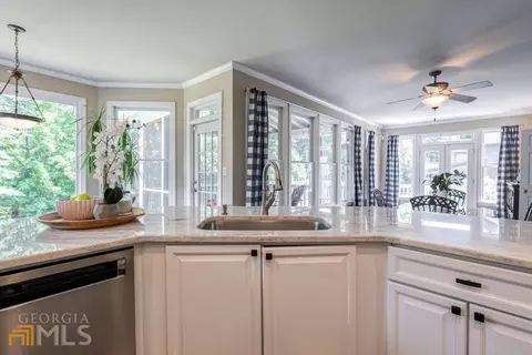 112 Riverview Dr, Suwanee, GA 30024 photo 16
