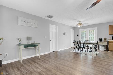 189 Robin Hood Rd, Covington, GA 30014 photo 4