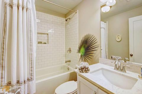 2431 Gatebury Cir, Chamblee, GA 30341 photo 10