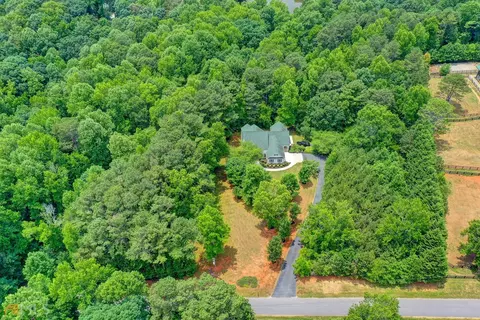 483 Oakleaf Trl, Suwanee, GA 30024 photo 4