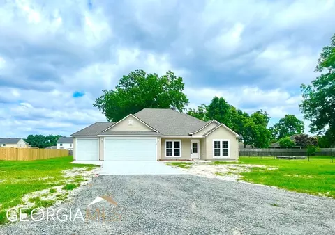 55 Stanley Rd, Ray City, GA 31645