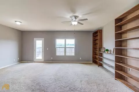 1045 Sutherland Dr, Winder, GA 30680 photo 4