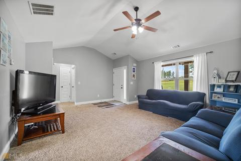 175 Needleleaf Ct, Barnesville, GA 30204 photo 3
