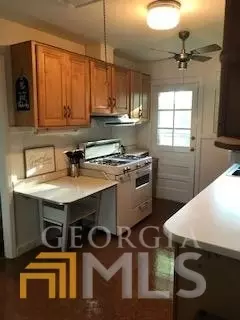 202 S Sage St, Toccoa, GA 30577 photo 2