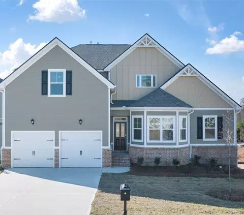 1190 Hawthorne Cir, Madison, GA 30650