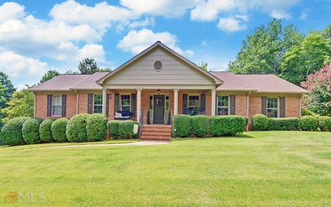207 Chenocetah Ct, Cornelia, GA 30531 photo 1