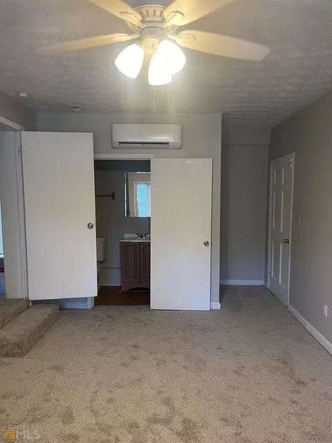 575 Shellnut Dr, Forest Park, GA 30297 photo 4