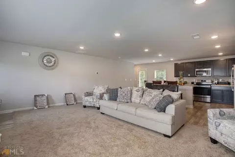 3522 Topaz Ter, Rex, GA 30273 photo 6