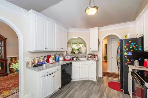 755 Baskins Cir, Winder, GA 30680 photo 11