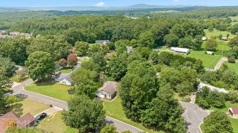 107 Rolling River Dr, Calhoun, GA 30701 photo 2