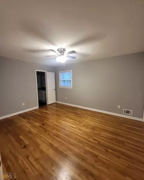 6583 Katie Ln, Morrow, GA 30260 photo 10
