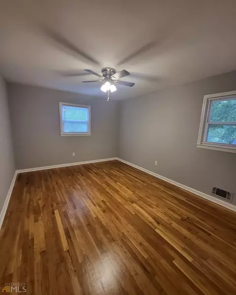 6583 Katie Ln, Morrow, GA 30260 photo 17
