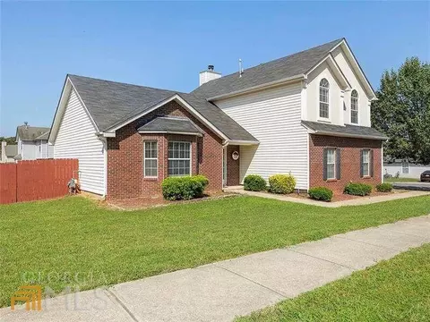 3581 Creekview Dr, Rex, GA 30273 photo 2
