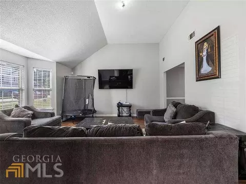 3581 Creekview Dr, Rex, GA 30273 photo 6
