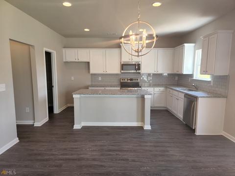 628 Dolly Dr, Forsyth, GA 31029 photo 2
