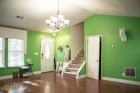 5652 Phillips Dr, Morrow, GA 30260 photo 2