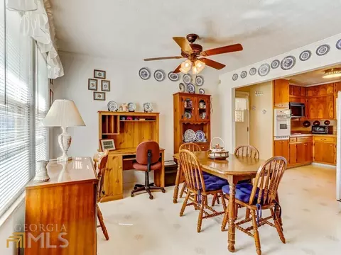 228 E Wright St, Winder, GA 30680 photo 11