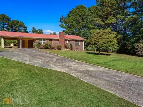 228 E Wright St, Winder, GA 30680 photo 2