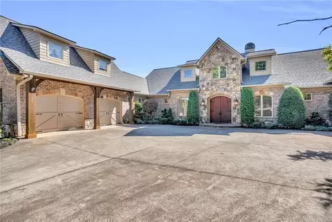 113 Leadpole Mountain Ln, Cleveland, GA 30528