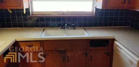 503 E Washington St, Monroe, GA 30655 photo 6