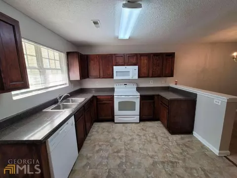 156 Evergreen Dr, Jackson, GA 30233 photo 4