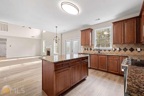 833 Van Briggle Path, Sugar Hill, GA 30518 photo 6