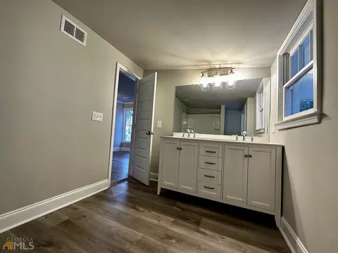 305 E Broad St, Winder, GA 30680 photo 21