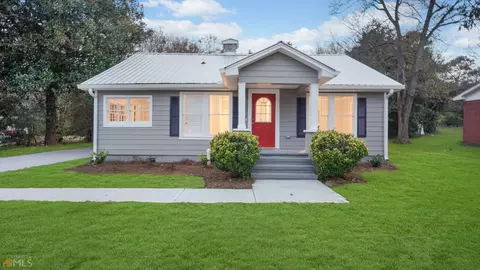 305 E Broad St, Winder, GA 30680 photo 1