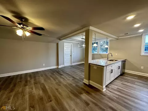 305 E Broad St, Winder, GA 30680 photo 14