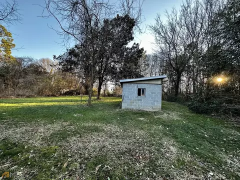 305 E Broad St, Winder, GA 30680 photo 31