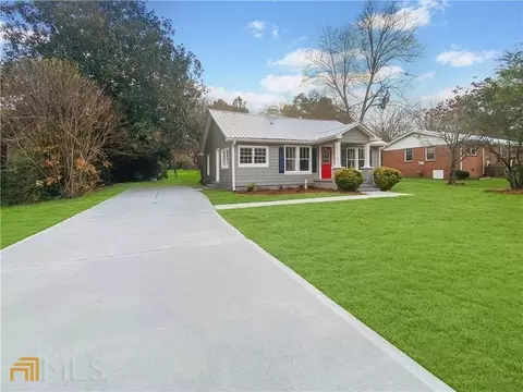 305 E Broad St, Winder, GA 30680 photo 2
