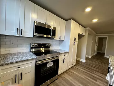 305 E Broad St, Winder, GA 30680 photo 6