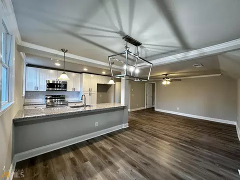 305 E Broad St, Winder, GA 30680 photo 8