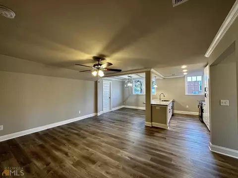 305 E Broad St, Winder, GA 30680 photo 15