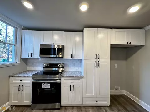 305 E Broad St, Winder, GA 30680 photo 5