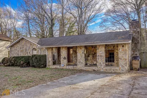 6007 Fieldcrest Dr, Morrow, GA 30260